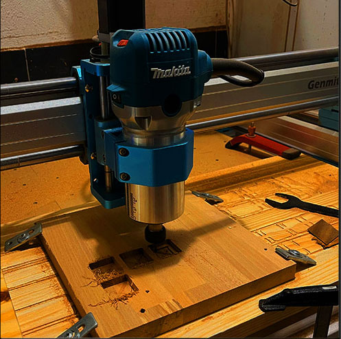 Usinage CNC du bois préparé dans Fusion 360 et MillMage