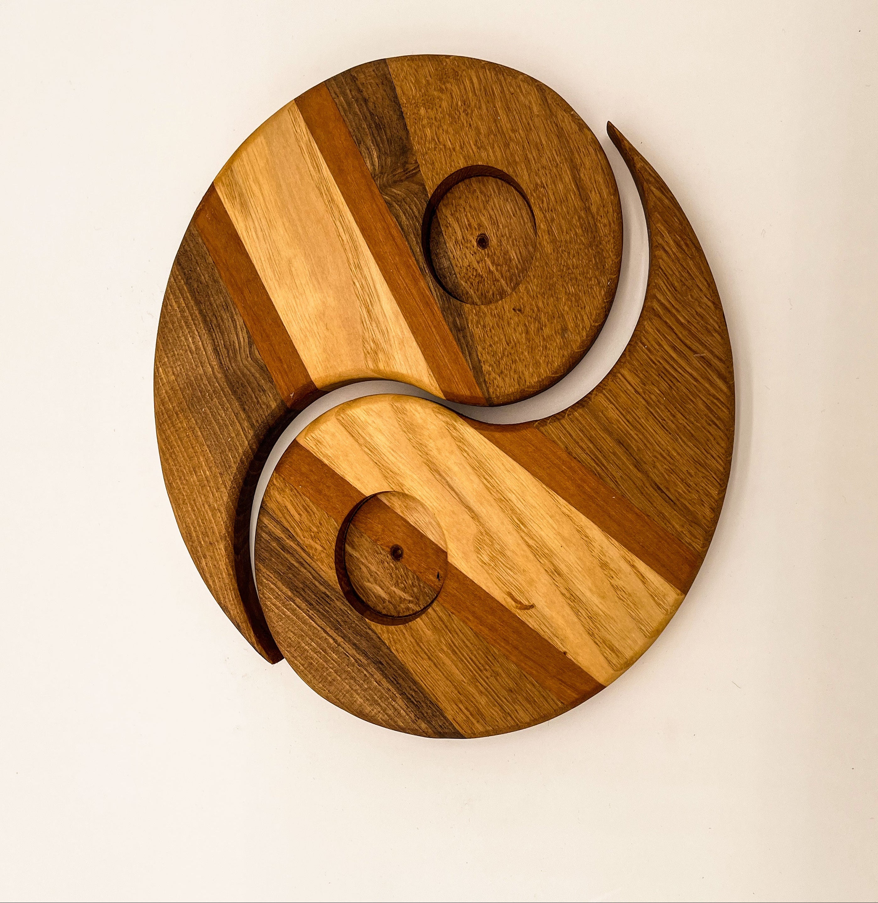 Détail des essences du bougeoir Ying-Yang asymétrique