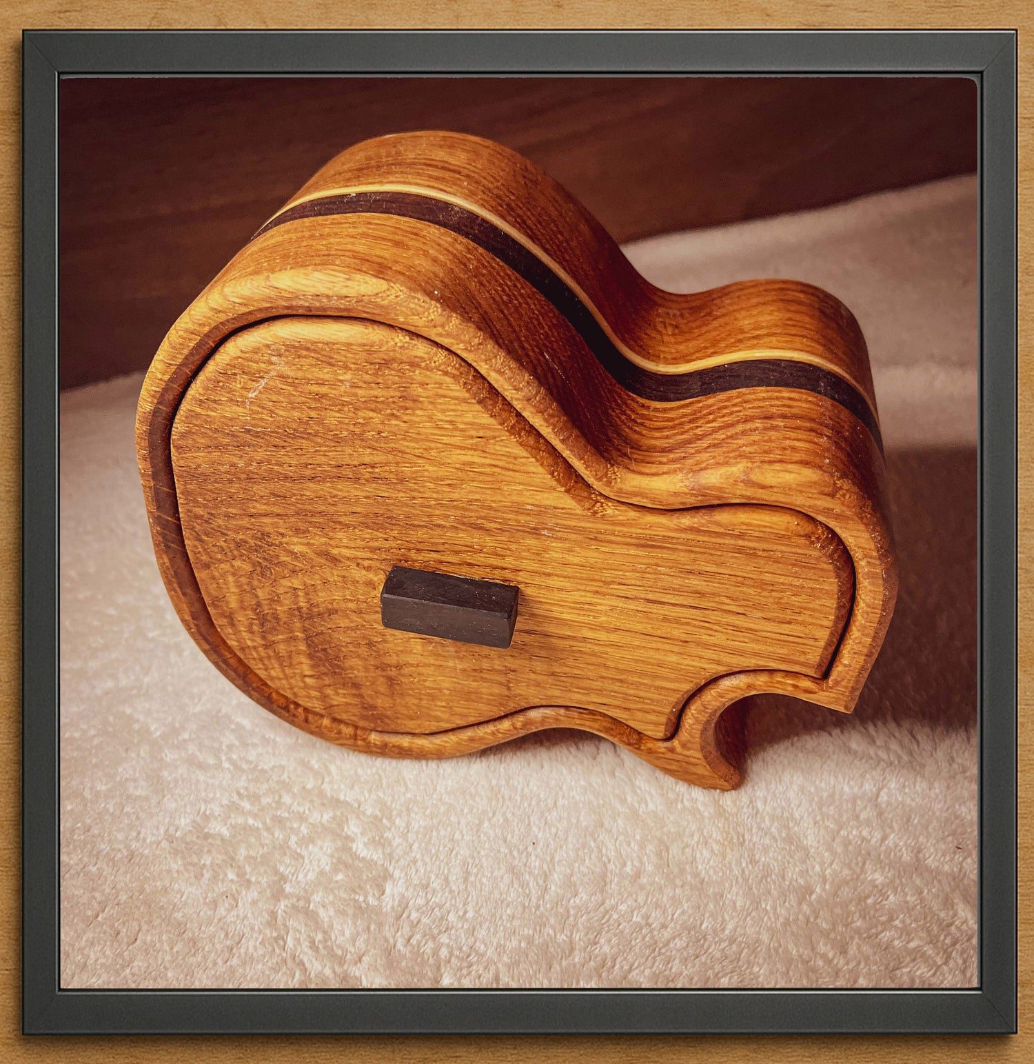 Gibson-box, bandsaw-box guitare en noyer et chêne