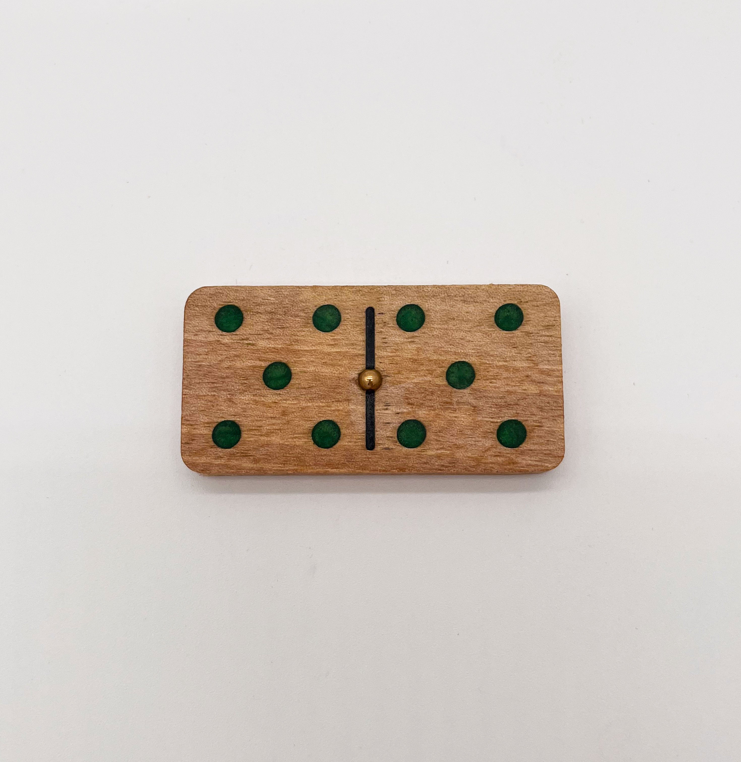 Dominos en chêne massif avec points en résine