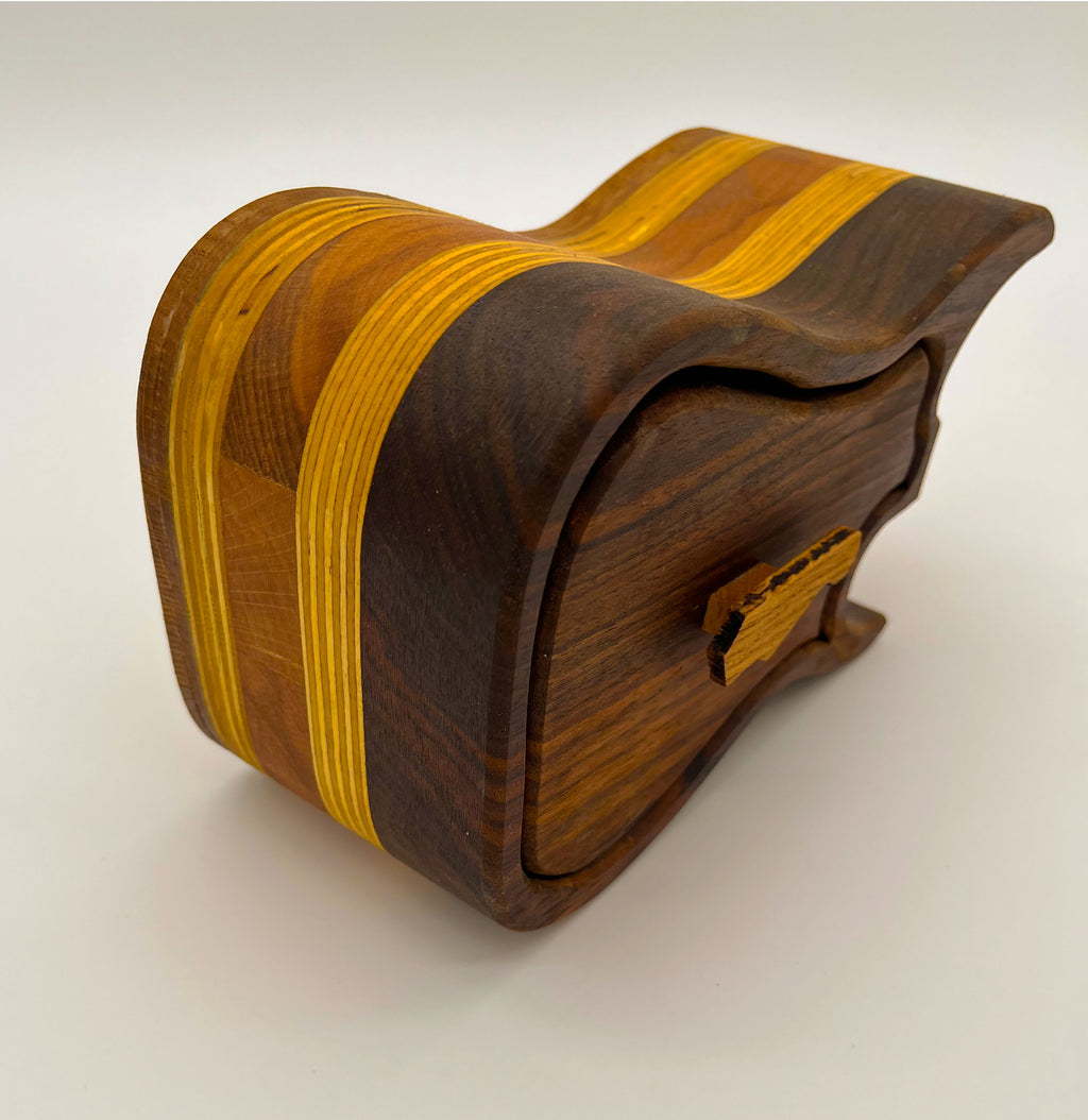 Fenderbox en bois massif inspirée d’une Stratocaster