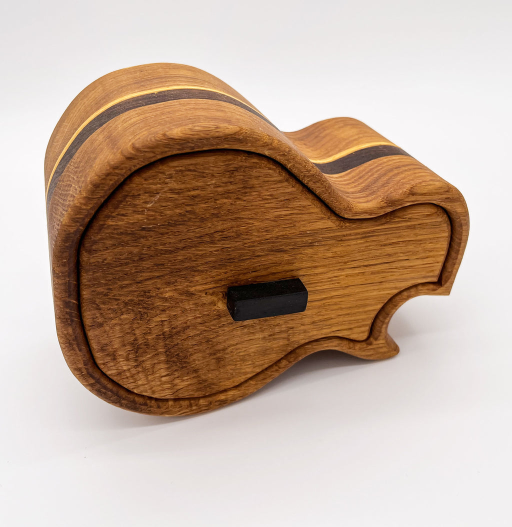 Gibsonbox en noyer et chêne inspirée d’une Les Paul