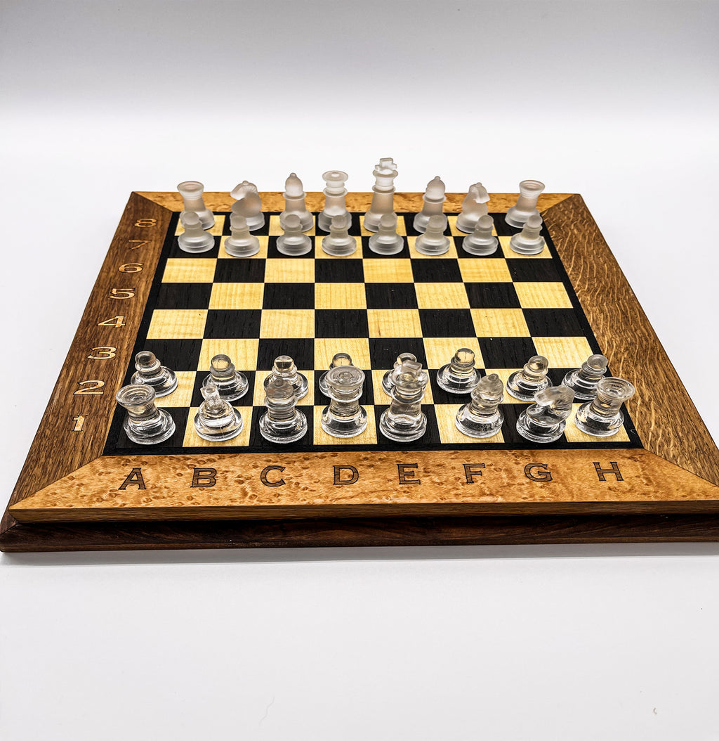 Jeu d’échecs en marqueterie, vue d’ensemble