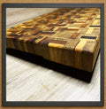 Planche à découper en bois de bout avec motif chaotic pattern